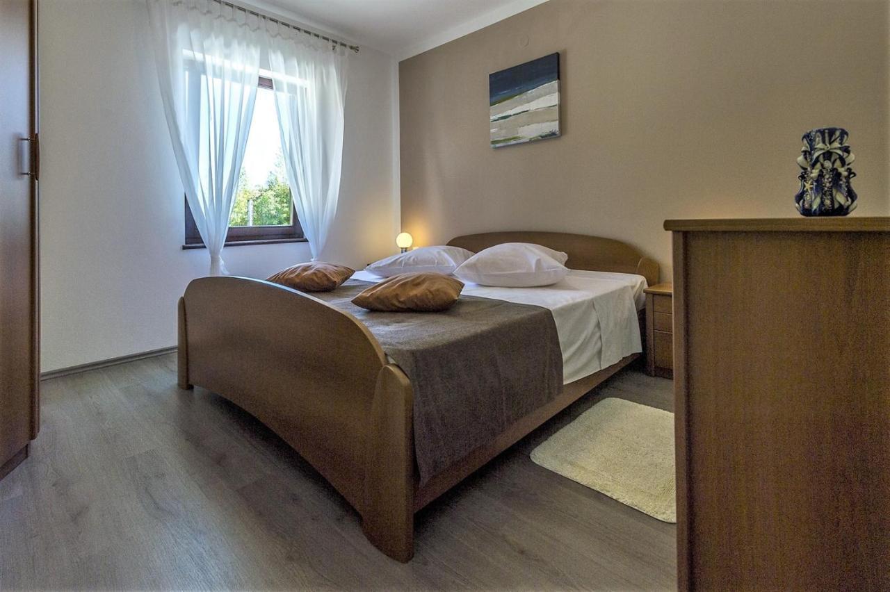 Spacious Three-Bedroom Villa Balun With Pool Пореч Экстерьер фото