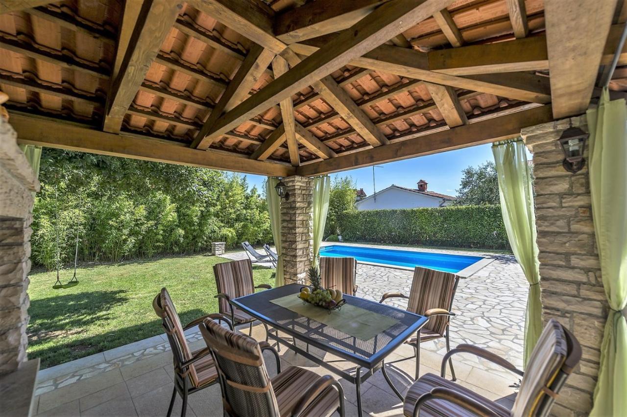 Spacious Three-Bedroom Villa Balun With Pool Пореч Экстерьер фото