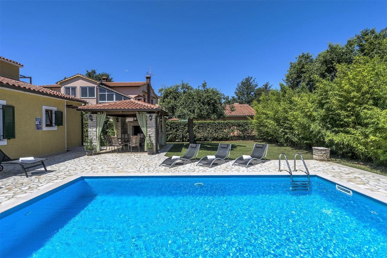 Spacious Three-Bedroom Villa Balun With Pool Пореч Экстерьер фото